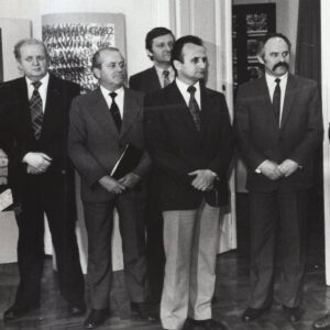 István Lagzi (czwarty od lewej) podczas wizyty w MNZP w 1985 r. (źródło: Kronika MNZP)