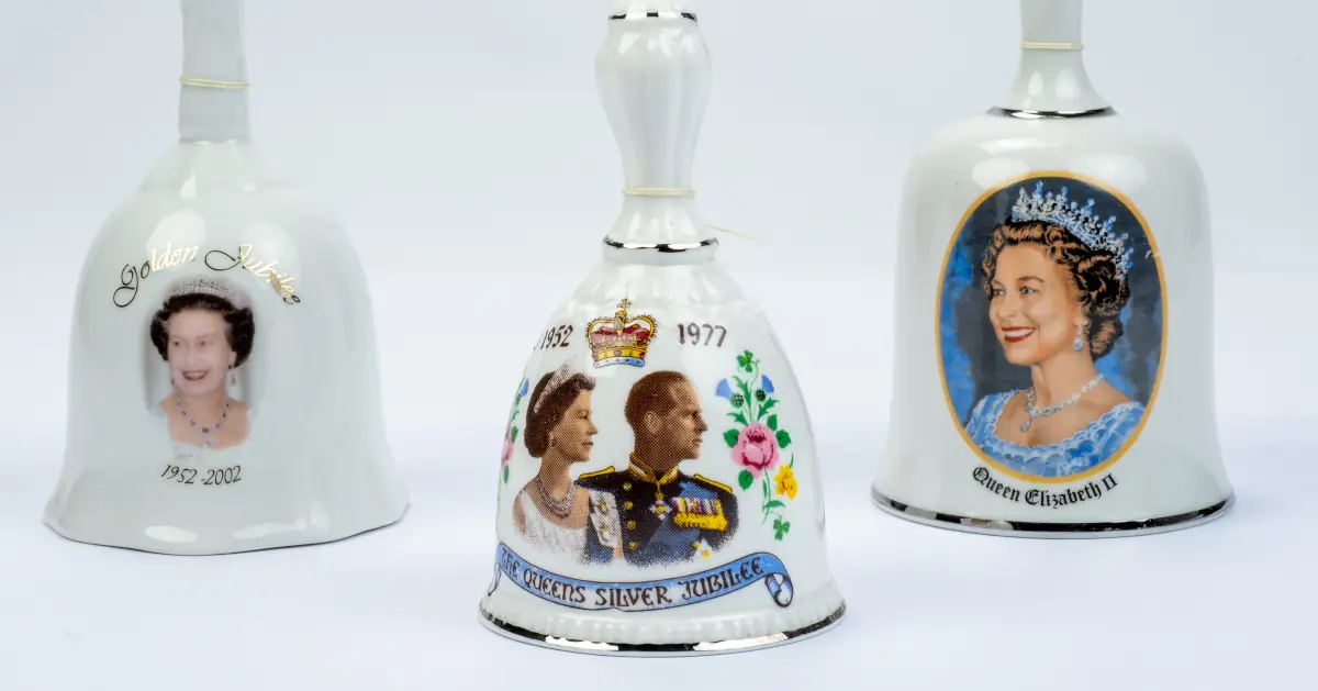 Dzwonki z wizerunkiem królowej Elżbiety II