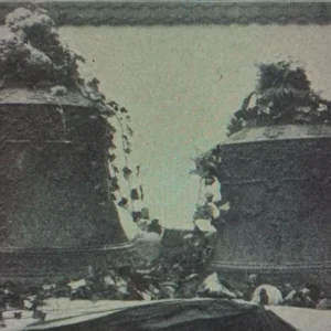 Dwa dzwony z kościoła karmelitanów w Linz.