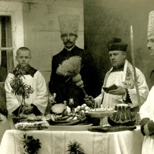 Poświęcenie pokarmów, około 1920 roku, ze zbiorów Marii i Bogusława Kędzierskich