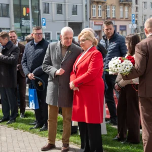 Uroczystość odsłonięcia tablicy poświęconej Emanuelowi Aladarowi Korompay