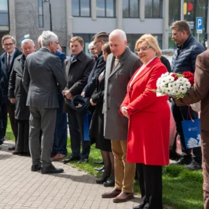 Uroczystość odsłonięcia tablicy poświęconej Emanuelowi Aladarowi Korompay