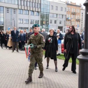 Uroczystość odsłonięcia tablicy poświęconej Emanuelowi Aladarowi Korompay