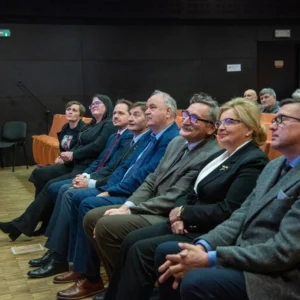 Uroczystość odsłonięcia tablicy poświęconej Emanuelowi Aladarowi Korompay