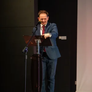 Uroczystość odsłonięcia tablicy poświęconej Emanuelowi Aladarowi Korompay