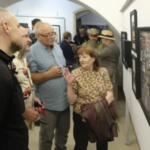 Roman Łuszczki „Nim przyjdzie zmierzch” – fotorelacja z wernisażu
