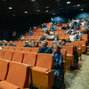 Pokaz filmu Tomasza Magierskiego „Julian Stańczak. Złapać światło”