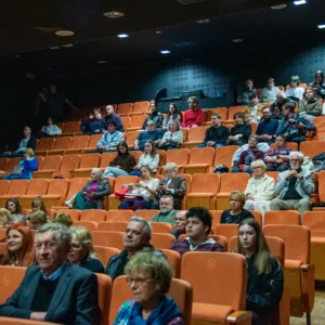 Pokaz filmu Tomasza Magierskiego „Julian Stańczak. Złapać światło”