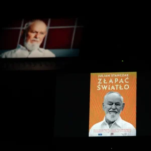 Pokaz filmu Tomasza Magierskiego „Julian Stańczak. Złapać światło”