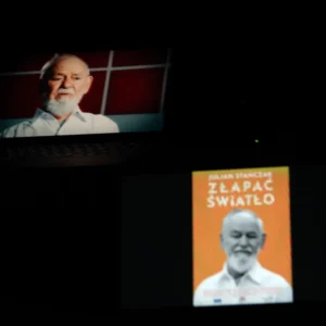 Pokaz filmu Tomasza Magierskiego „Julian Stańczak. Złapać światło”