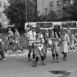 Namioty nad Sanem w obiektywie Roberta Pawłowskiego. Jak Przemyśl stał się na trzy dni harcerską stolicą Polski.